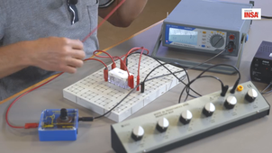 Loi des mailles et loi des nœuds en circuit fermé | TP Physique
