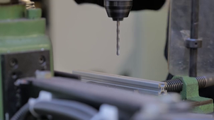 Mise en œuvre de la perceuse pour le perçage des profilés